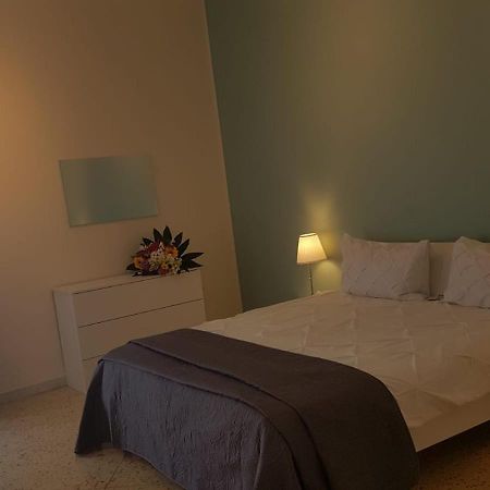 Residenze Benedetto Croce Hotel Bari Kültér fotó